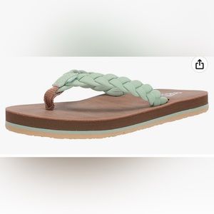 Girl’s braided flip flops